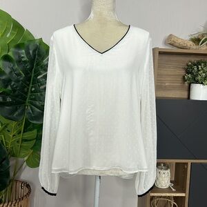 White House Black Market • whbm Swiss dot vneck blouse